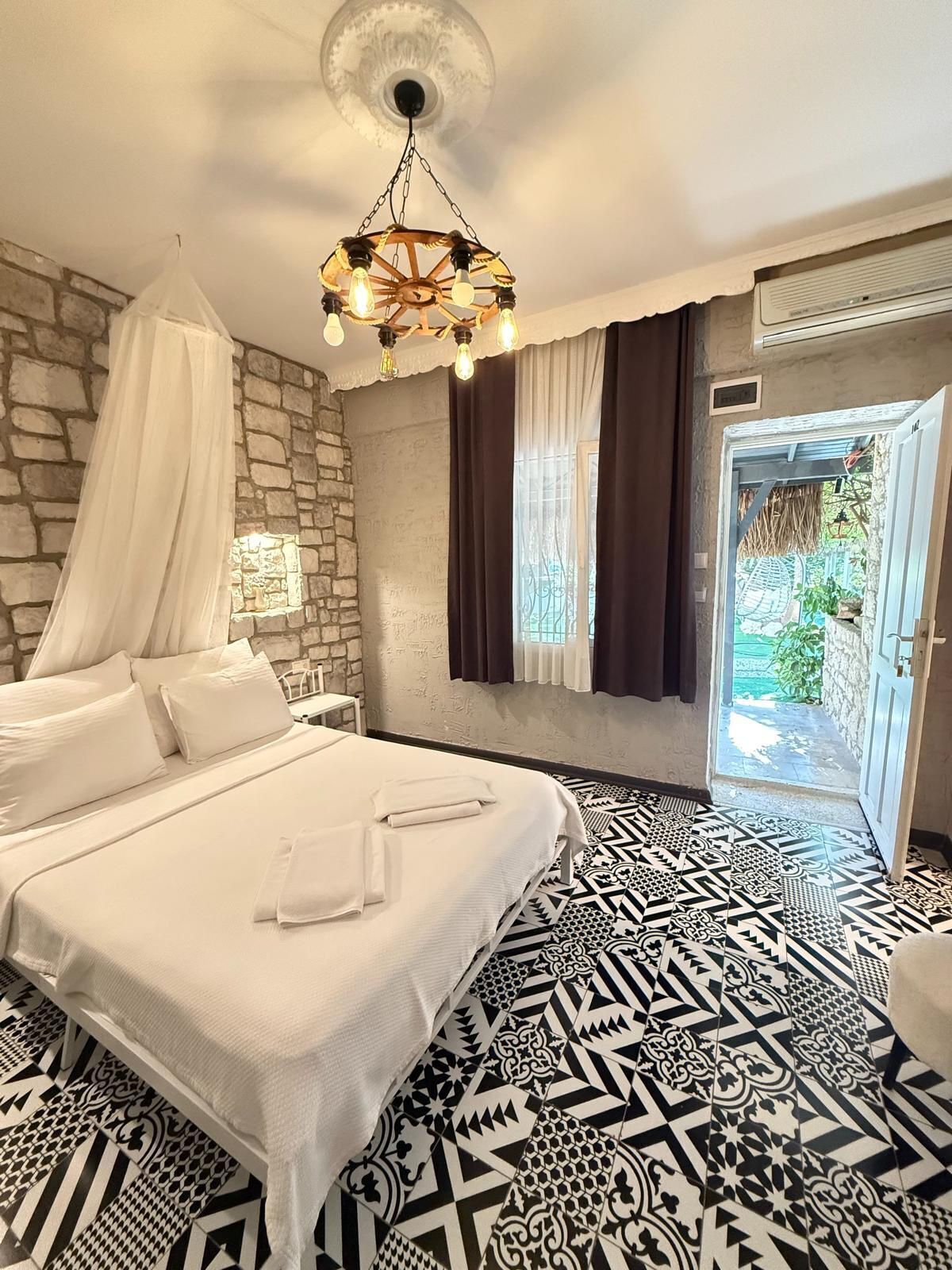 Comfort Triple Room | Premium bedding, individually decorated, free WiFi