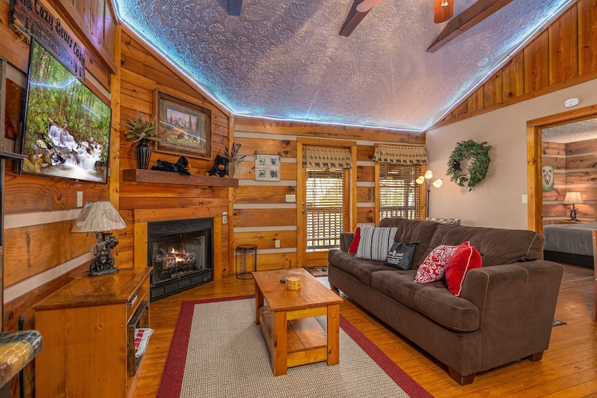 1br Cabin, Central Pigeon Forge Location! - Pigeon Forge, TN