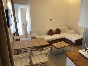 Deluxe House | Living area - Foça suit (Foça)