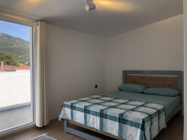 Premium House | Desk, free WiFi, bed sheets - Foça suit (Foça)