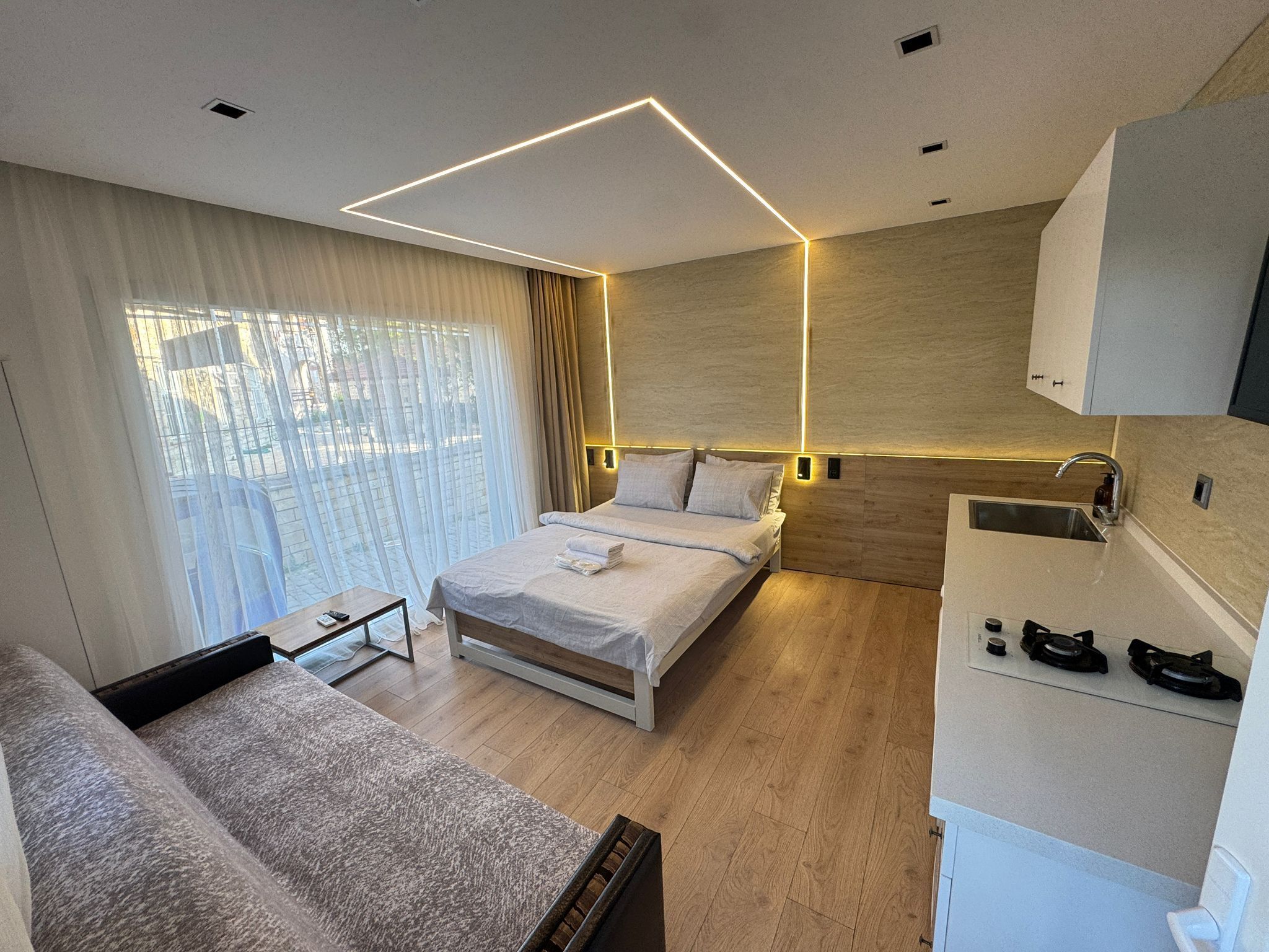 Maison Supérieure | Bureau, Wi-Fi gratuit, draps fournis