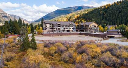 2767 Slopeside Condo by RedAwning