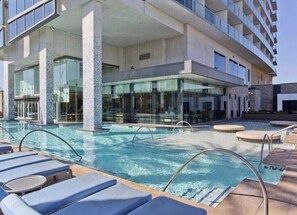 屋内プール、屋外プール