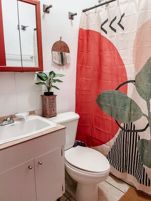 Combined shower/bathtub