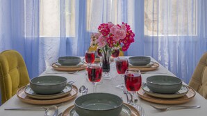 City Apartment | In-room dining