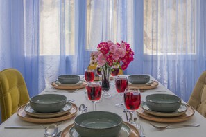 City Apartment | In-room dining