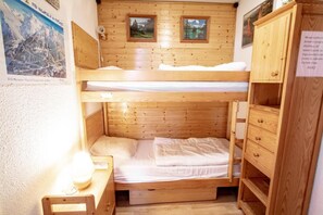 1 quarto, roupa de cama