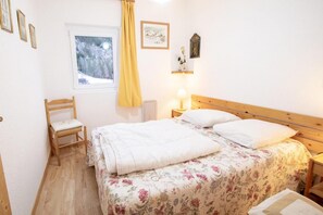 1 quarto, roupa de cama