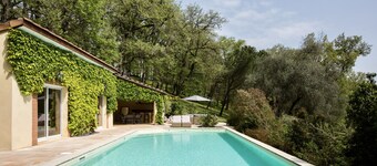 Maison de Maître in the heart of the forest