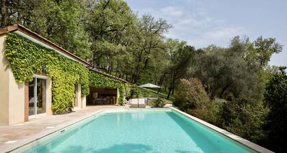 Maison de MaĂźtre au coeur de la forĂȘt