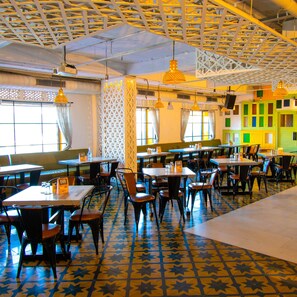 Restaurant - Bloom Hotel - Gachibowli (Hyderabad)