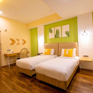 Standard Twin Room | In-room safe, desk, laptop workspace, iron/ironing board - Bloom Hotel - Gachibowli (Hyderabad)