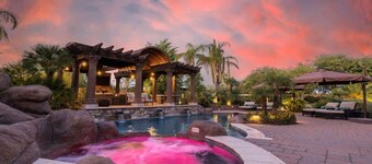 HOZHO Estate on Cavedale