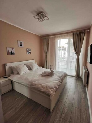 2 bedrooms, iron/ironing board, free WiFi, bed sheets