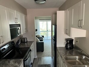 Microwave, oven, dishwasher, coffee/tea maker