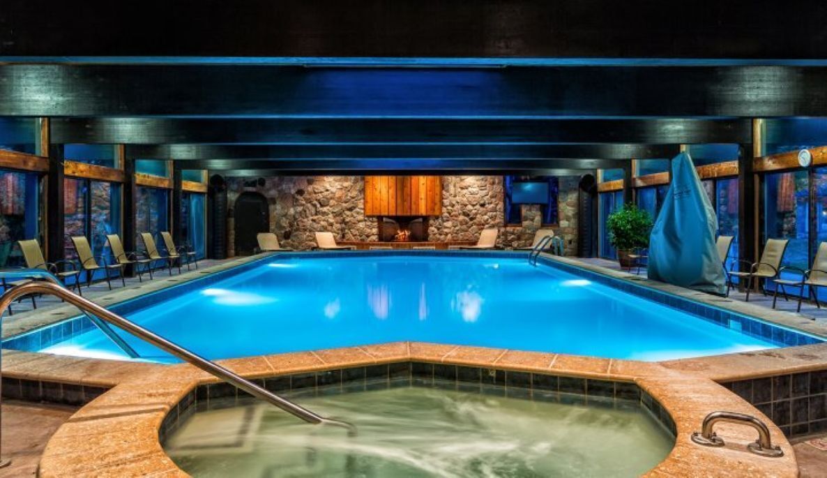 Piscine couverte, piscine extérieure