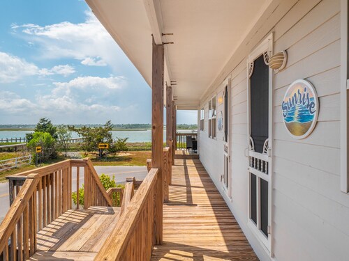 Sunrise | Covered Porch + Walk to the Beach!