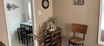 Everything you need! - 1 BR 1 BA WIFI SMART TV QN Bed Coffee