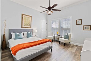4 bedrooms, iron/ironing board, WiFi