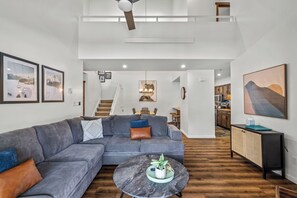 Flat-screen TV, fireplace - Renovated 3-Bedroom Condo at Timber Run – Spacious Mountain Retreat with Prime L (Steamboat Springs)