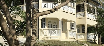 Beautiful, tranquil Home. 8 minutes from the International Airport