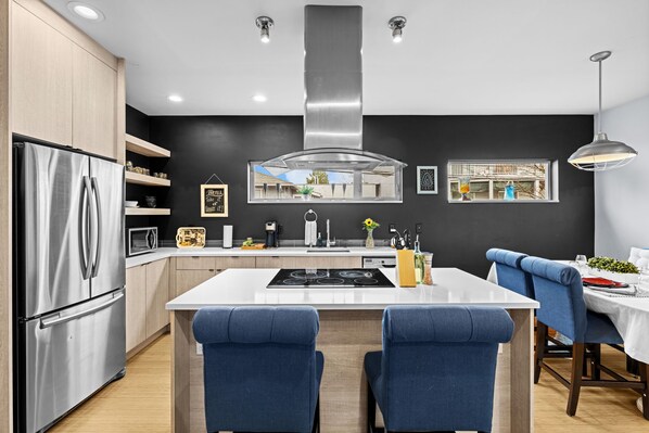 Fridge, microwave, oven, stovetop - Perch - Indo Haven: Home w/rooftop view of the water/city/Mt.Rainier (Seattle)