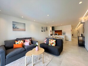 TV - ALBUFEIRA TWINS 1 WITH POOL by HOMING (Albufeira)