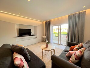 TV - ALBUFEIRA TWINS 1 WITH POOL by HOMING (Albufeira)