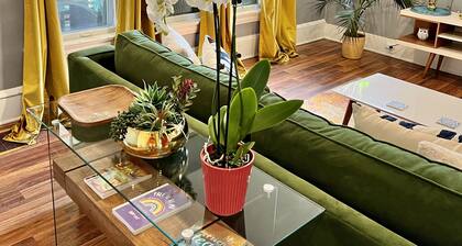 Apartment with a boho, relaxed and soulful vibe in the heart of Highland Square.