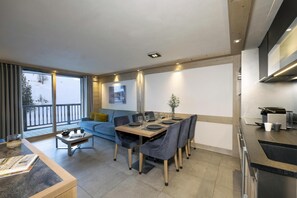 Dining - Wifi, 20m from ski slopes, fitness, swimming pool, balcony, parking, tv, ski locker, 50m² (Le Grand-Bornand)