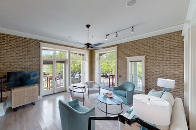 
Walk to the beach and Pier  Wrap around porch