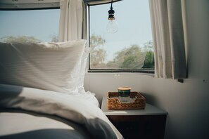 Airstream | 무료 미니바 품목, 객실 내 금고, 암막 커튼, 방음 설비