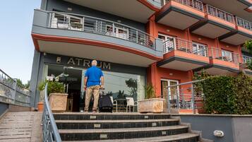 Pintu masuk hartanah