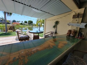 Outdoor dining - Indian Bayou Lake House 1 - Lakeside Oasis (Fort Myers Beach)