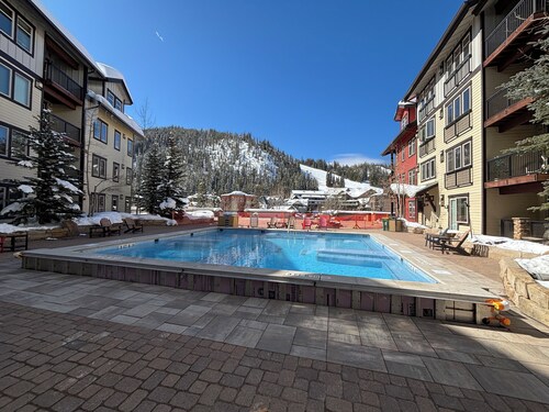 Main Level Private Entry-Steps from slopes