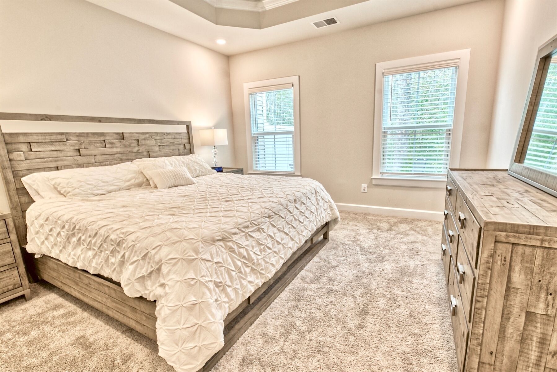 3 bedrooms, desk, iron/ironing board, travel crib