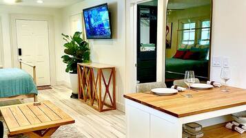 1 bedroom, desk, iron/ironing board, free WiFi