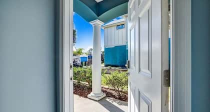 Casa Azul 3BR/2.5BA 1-Mile to DTN 3-Miles to BCH