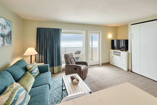 TV, offices - Stunning Oceanfront Suite - Full Kitchen - Pool and Hot Tub! (Lincoln City)