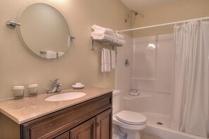 Shower, hair dryer, towels, shampoo - Beachfront Suite with Ocean View, Full Kitchen, Pool & Hot Tub Access! (Lincoln City)
