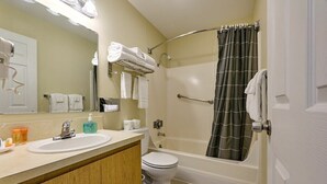 Unclassified image, 5 of 28, button - Stunning Oceanfront Suite - Full Kitchen - Heated Indoor Pool & Hot Tub! (Lincoln City)