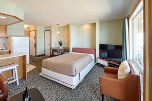 1 bedroom, iron/ironing board, WiFi, bed sheets - King Suite - Top Floor - Ocean View - Beach Access - Pool & Hot Tub! (Lincoln City)