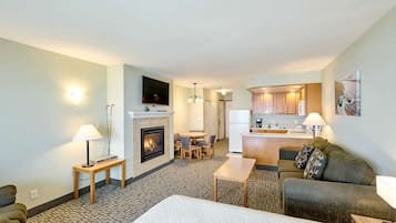 Fernseher, Kamin, Arbeitsbereiche