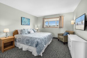 1 dormitorio, tabla de planchar con plancha, wifi y ropa de cama