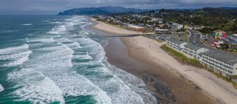 Stunning Oceanfront Suite - Sleeps Six - Top Floor - Heated Pool & Hot Tub Acces