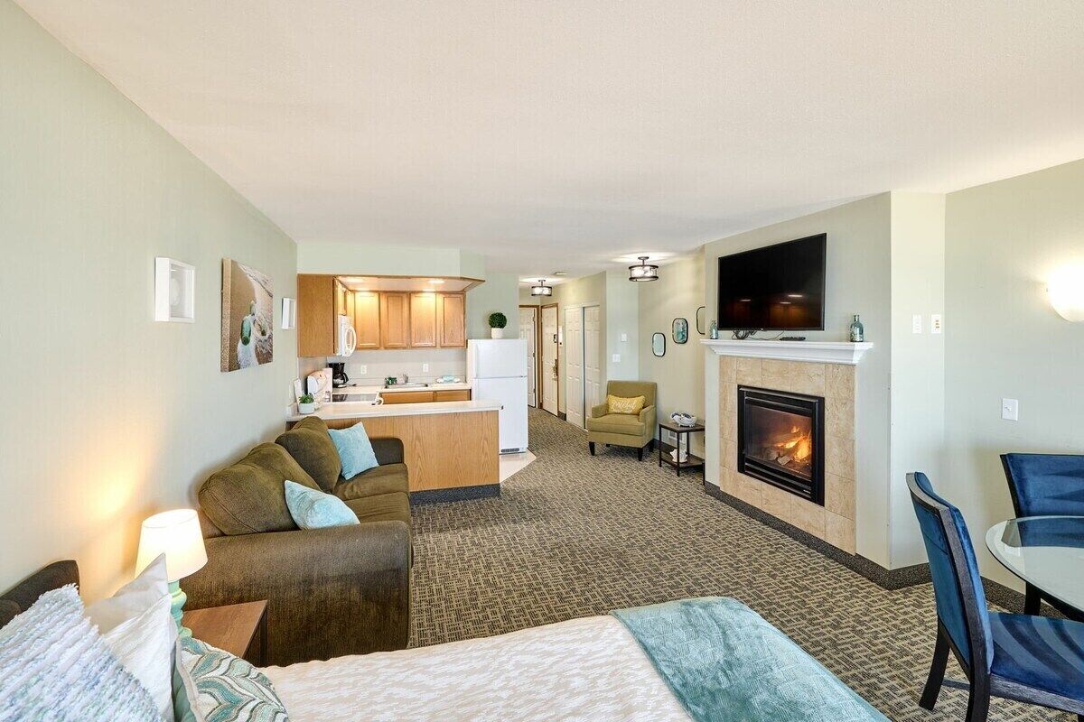 TV, fireplace, DVD player, offices