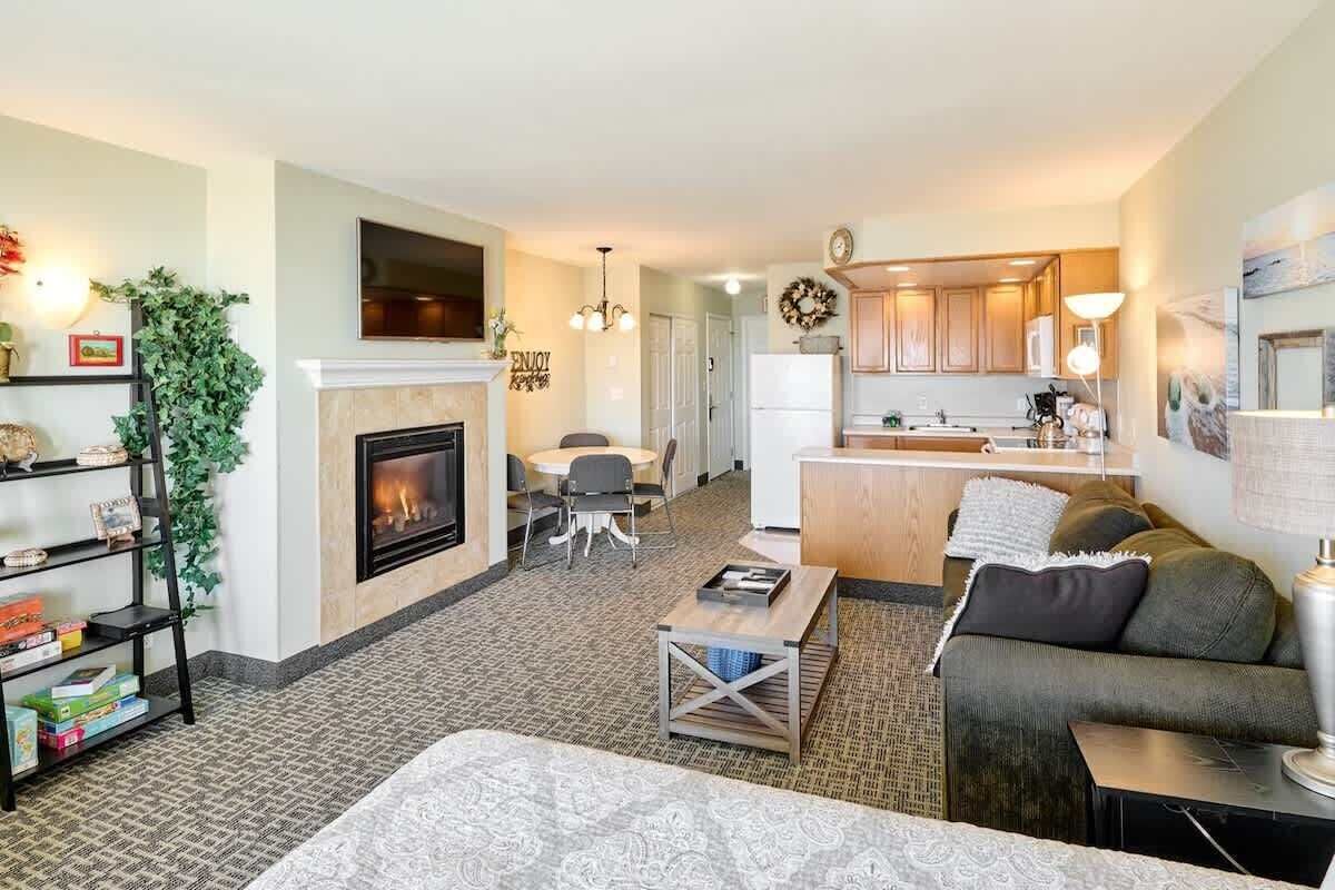 TV, fireplace, offices