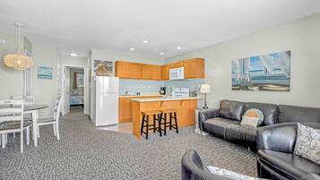 Televisión, reproductor de DVD y oficina