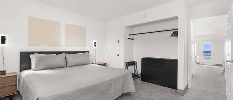 1 dormitorio, tabla de planchar con plancha, wifi y ropa de cama