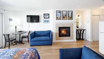 TV, fireplace, offices